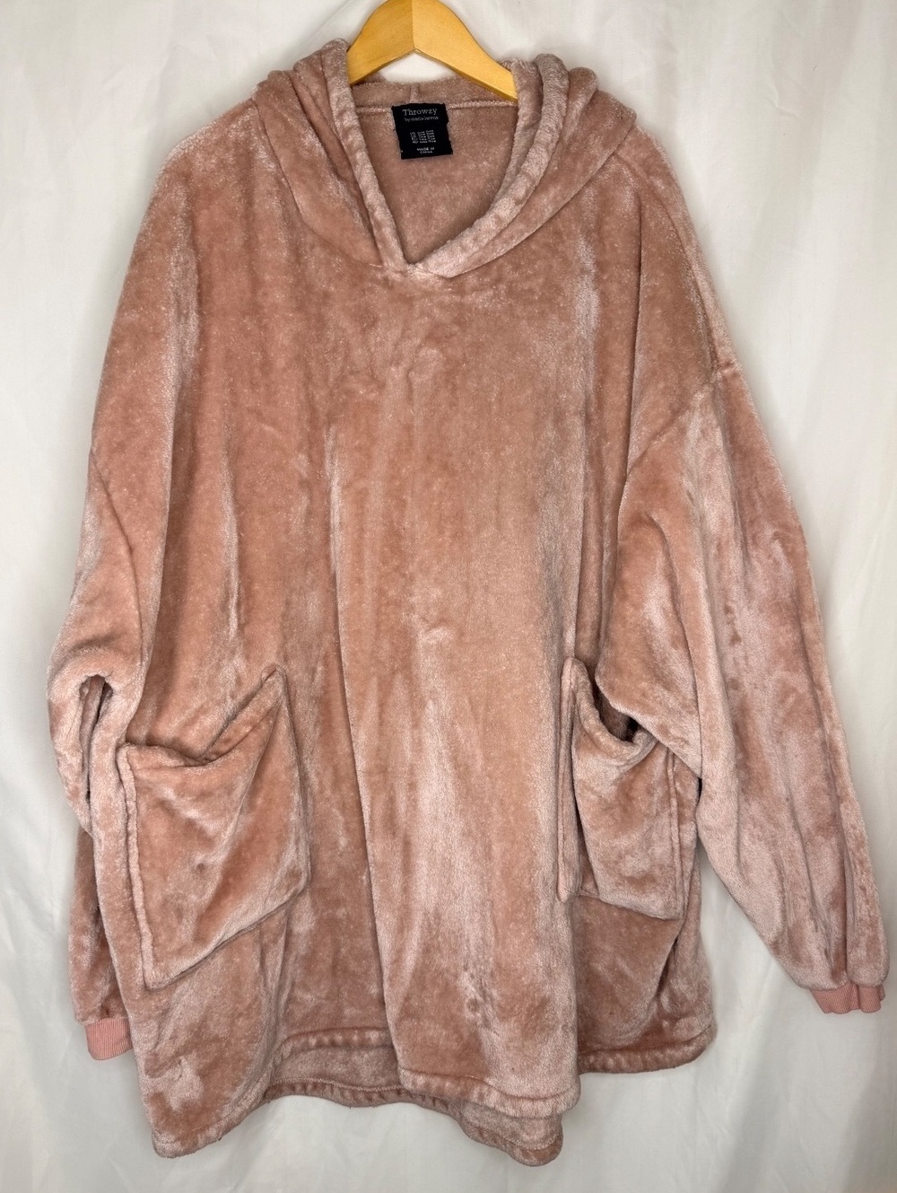 Throwzy Snuggly Dusty Rose Plush Hooded Wearable Blanket